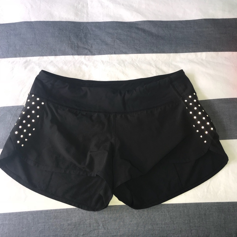 Lululemon size 8 Speed Shorts EUC